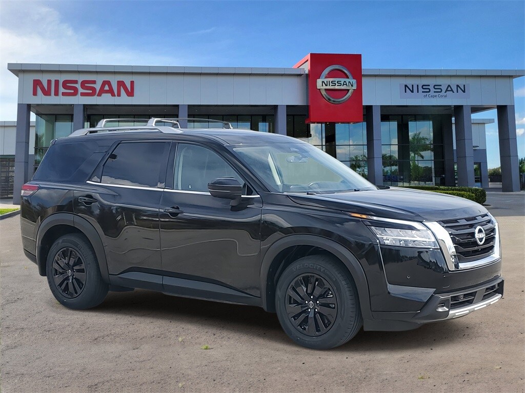 Used 2024 Nissan Pathfinder SL SUV