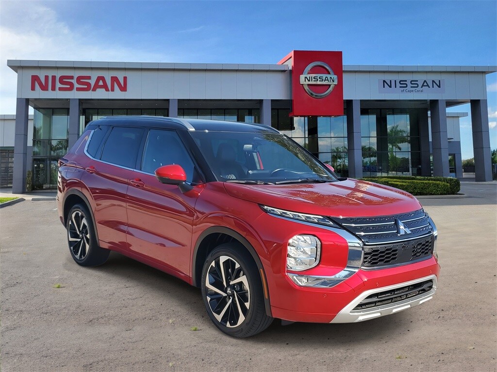 2024 Mitsubishi Outlander SEL photo 2