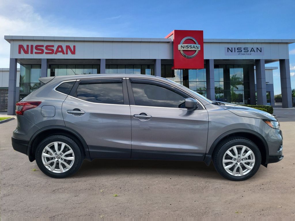 2022 Nissan Rogue Sport S photo 3