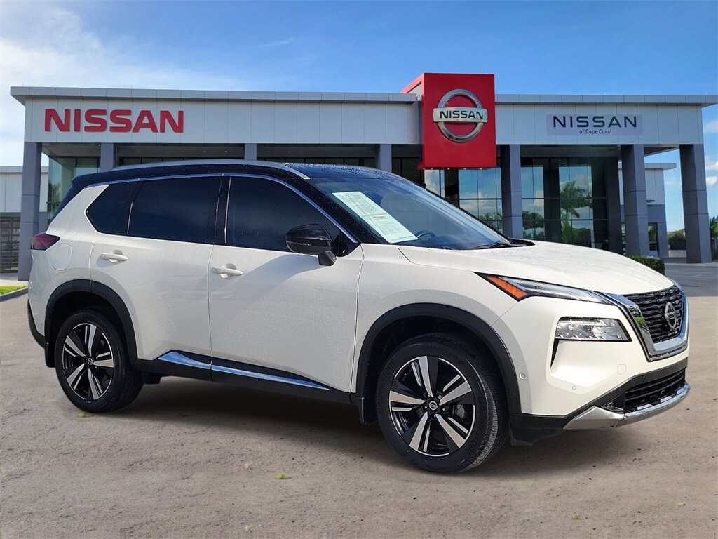 2021 Nissan Rogue Platinum photo 2