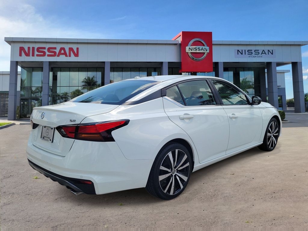 2021 Nissan Altima 2.5 SR photo 4