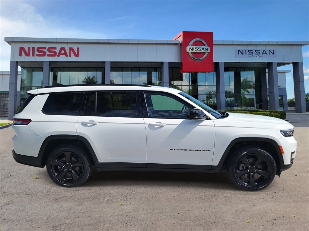 Used 2023 Jeep Grand Cherokee L Altitude SUV