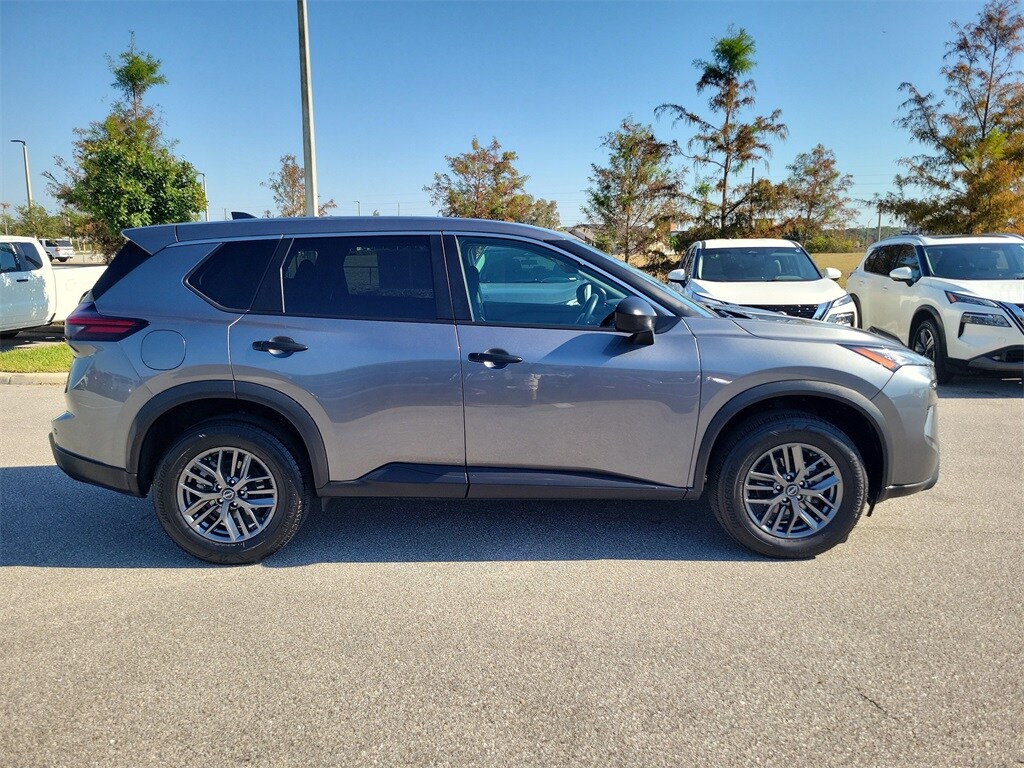 2024 Nissan Rogue S photo 3