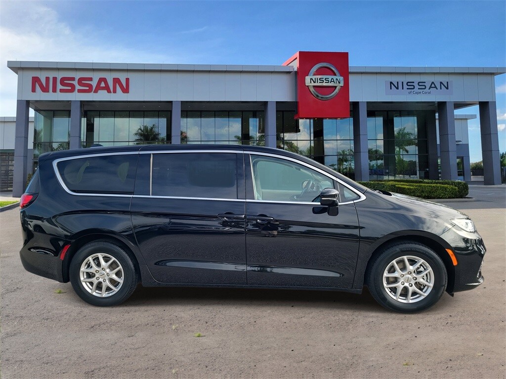 Certified 2024 Chrysler Pacifica Touring L Minivan/Van