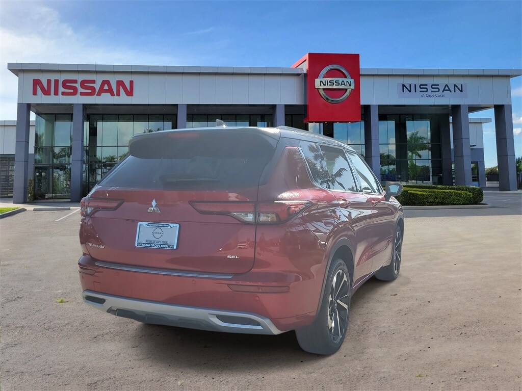 2024 Mitsubishi Outlander SEL photo 4
