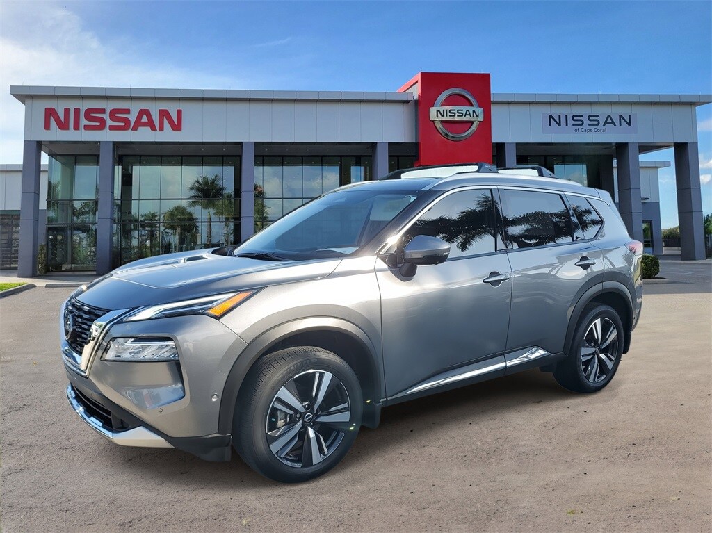 2023 Nissan Rogue Platinum photo 2