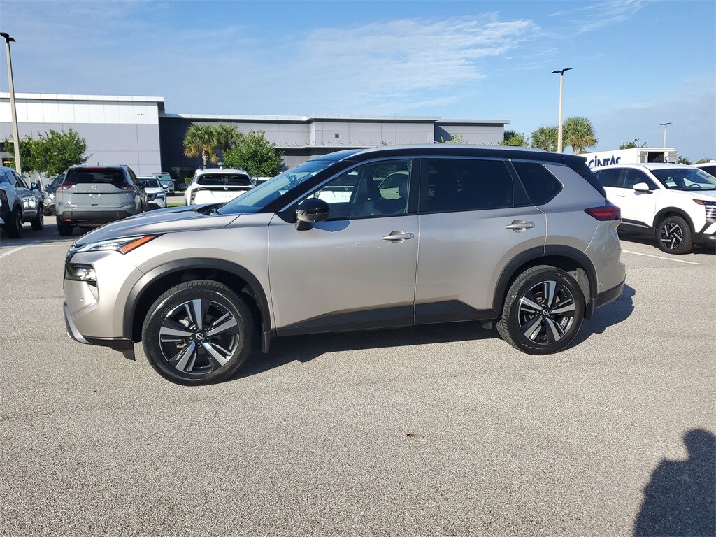 2024 Nissan Rogue SL photo 3