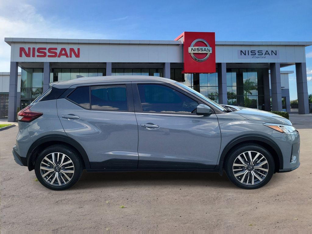 2023 Nissan Kicks SV photo 3