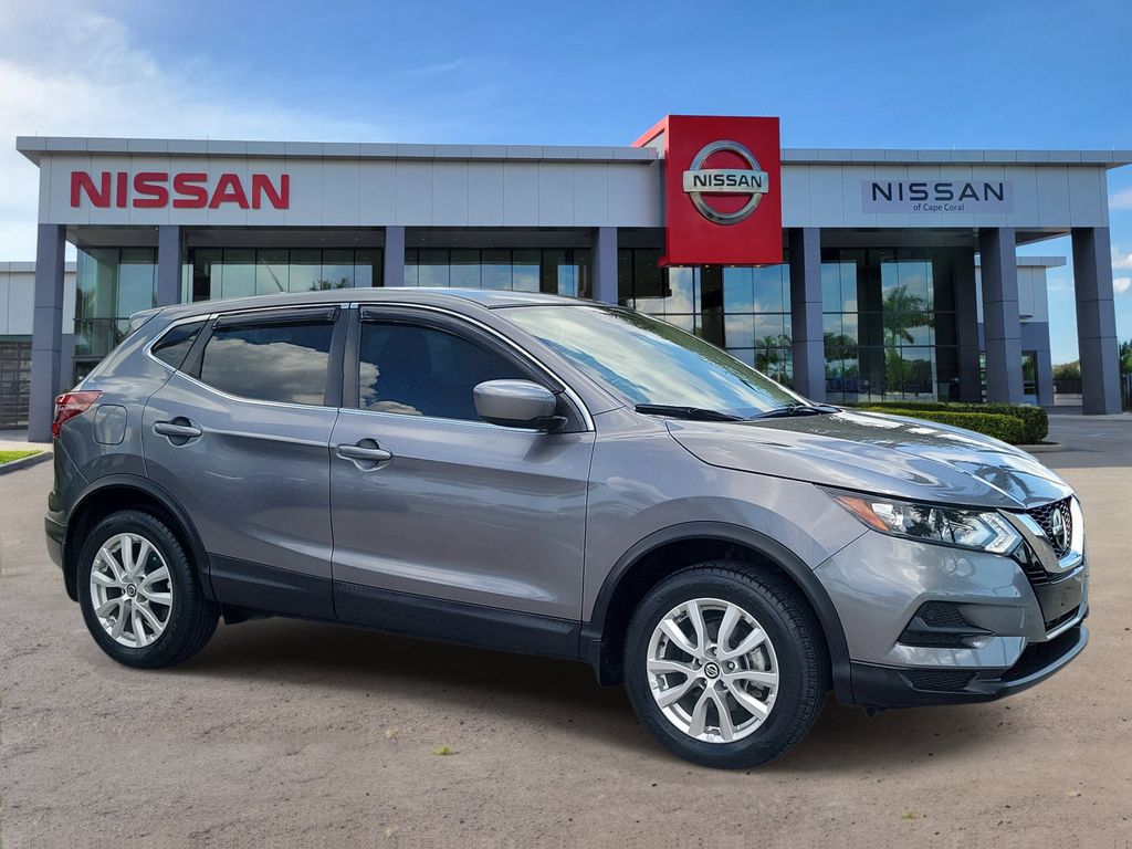2022 Nissan Rogue Sport S photo 2