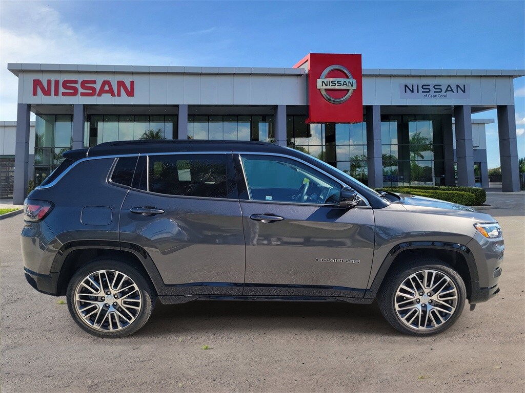 2022 Jeep Compass Limited photo 3