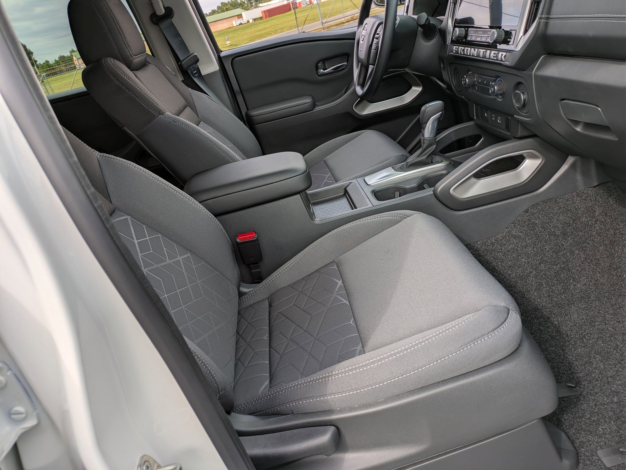 2026 Nissan Frontier SV - Photo 30