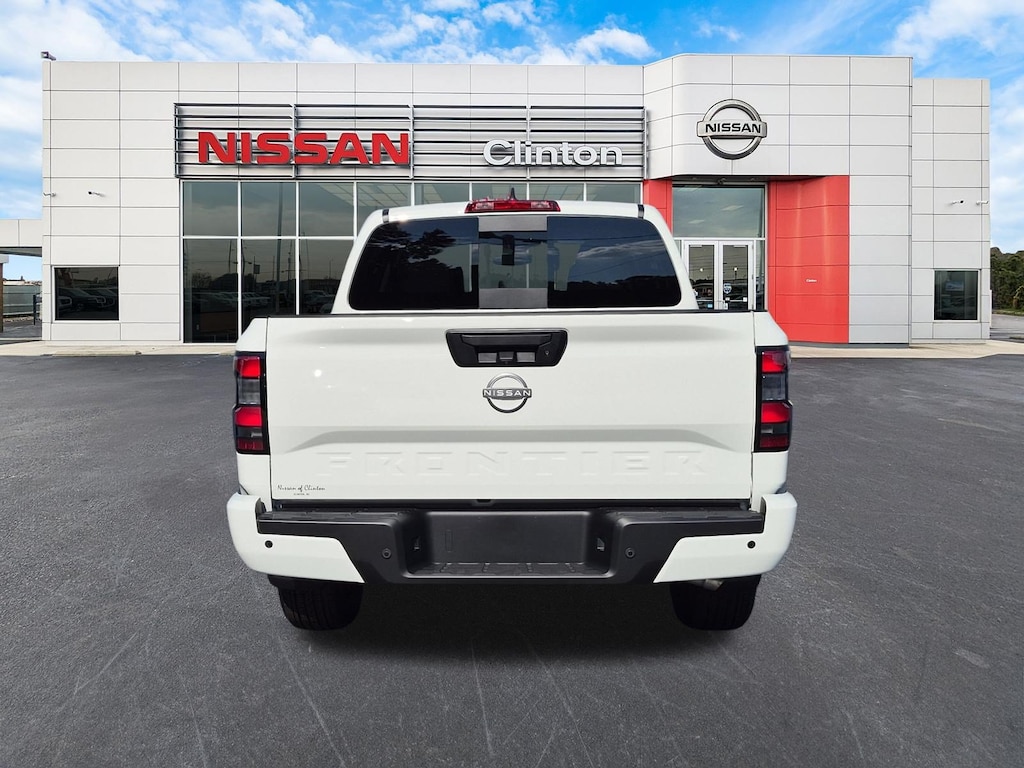 New 2027 Nissan Frontier SV Truck Crew Cab