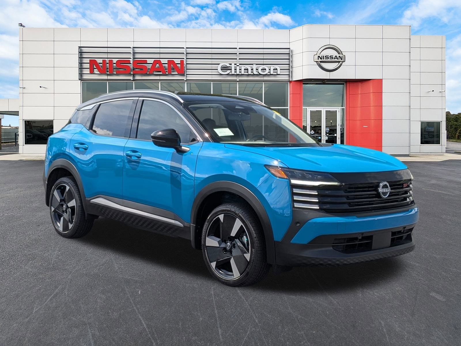 2025 Nissan Kicks SR's photo