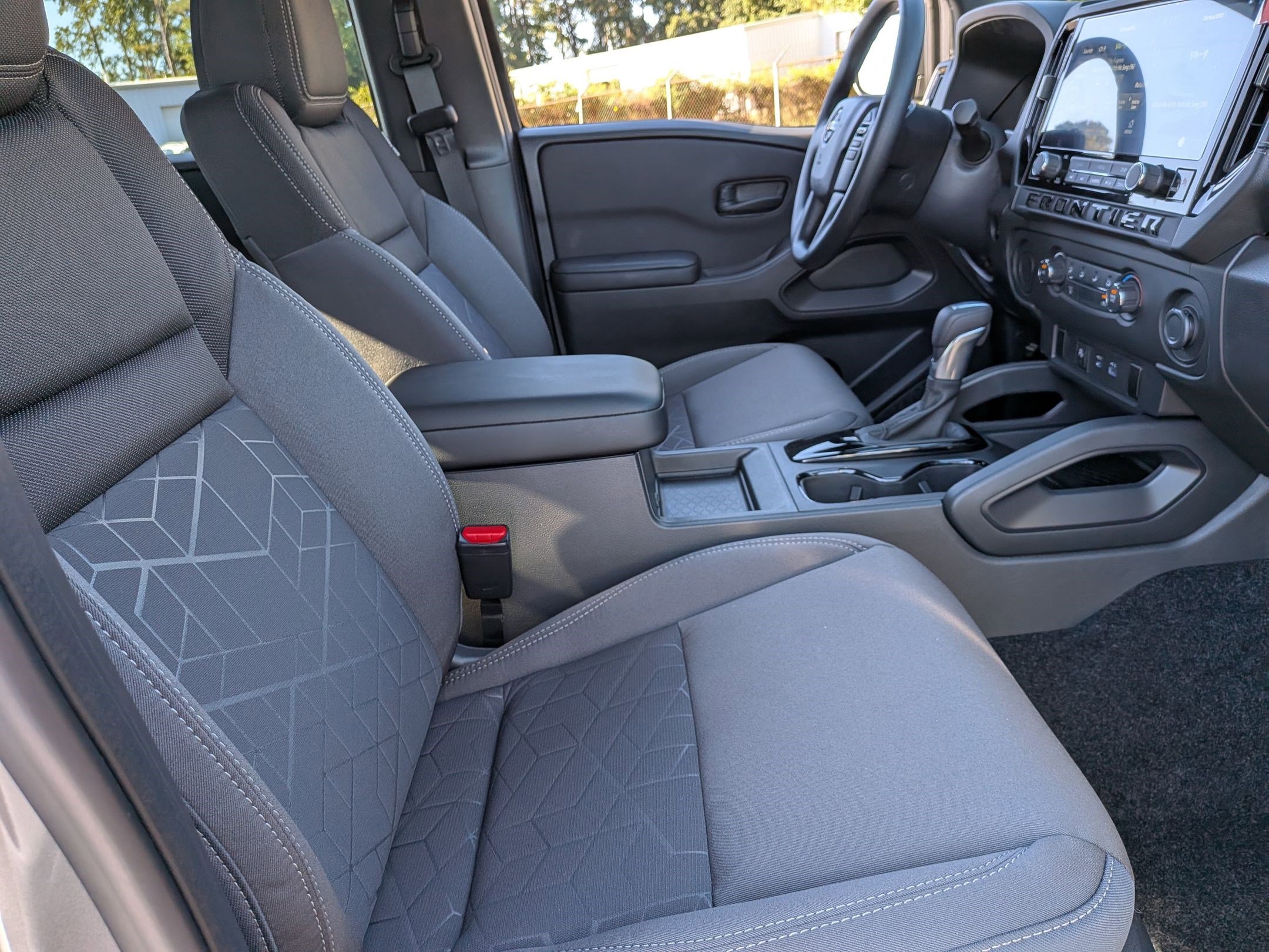 2026 Nissan Frontier SV - Photo 31