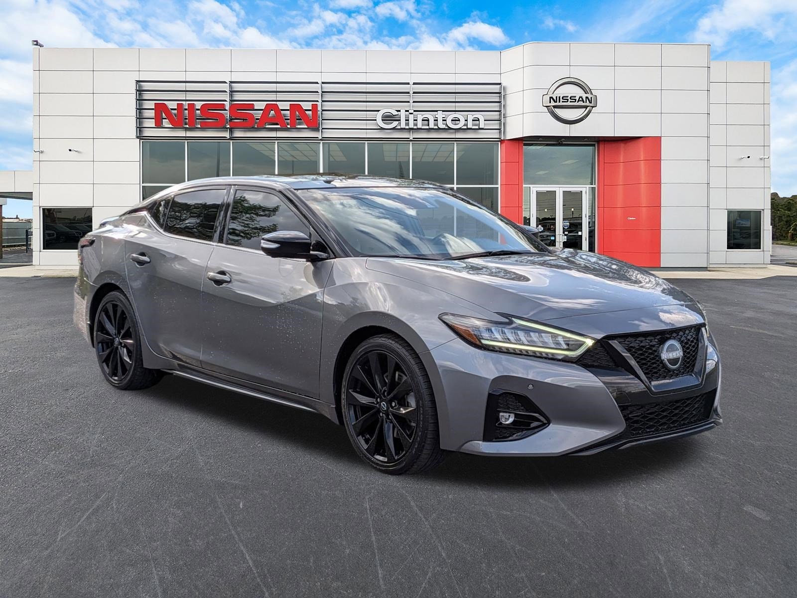 2023 Nissan Maxima SR