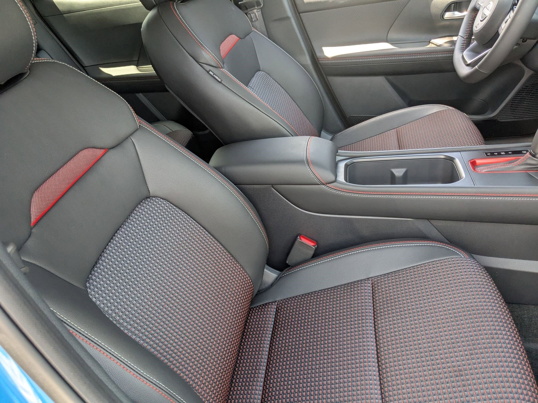 2025 Nissan Kicks SR AWD - Photo 34