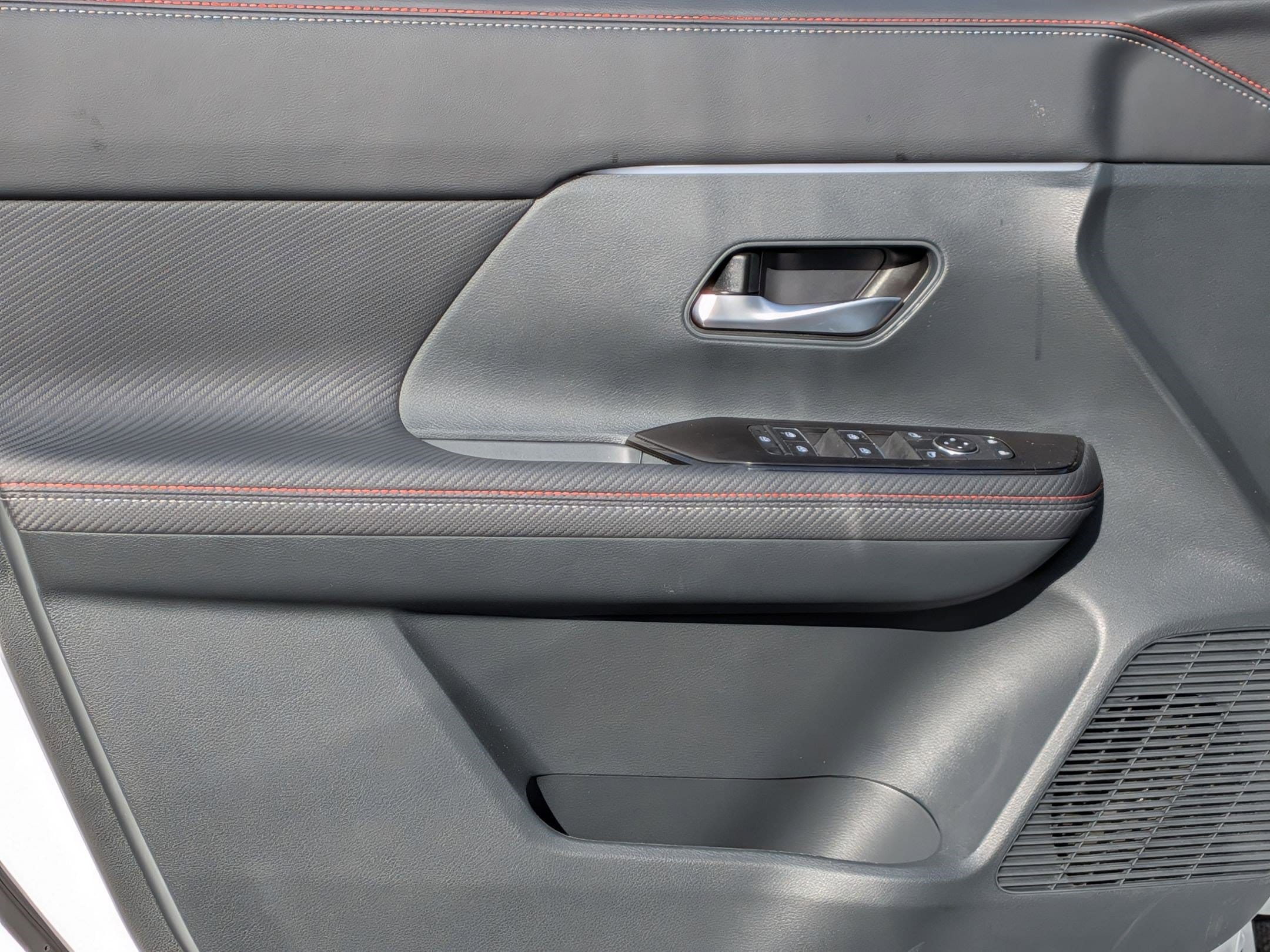 2026 Nissan KICKS SR - Photo 11