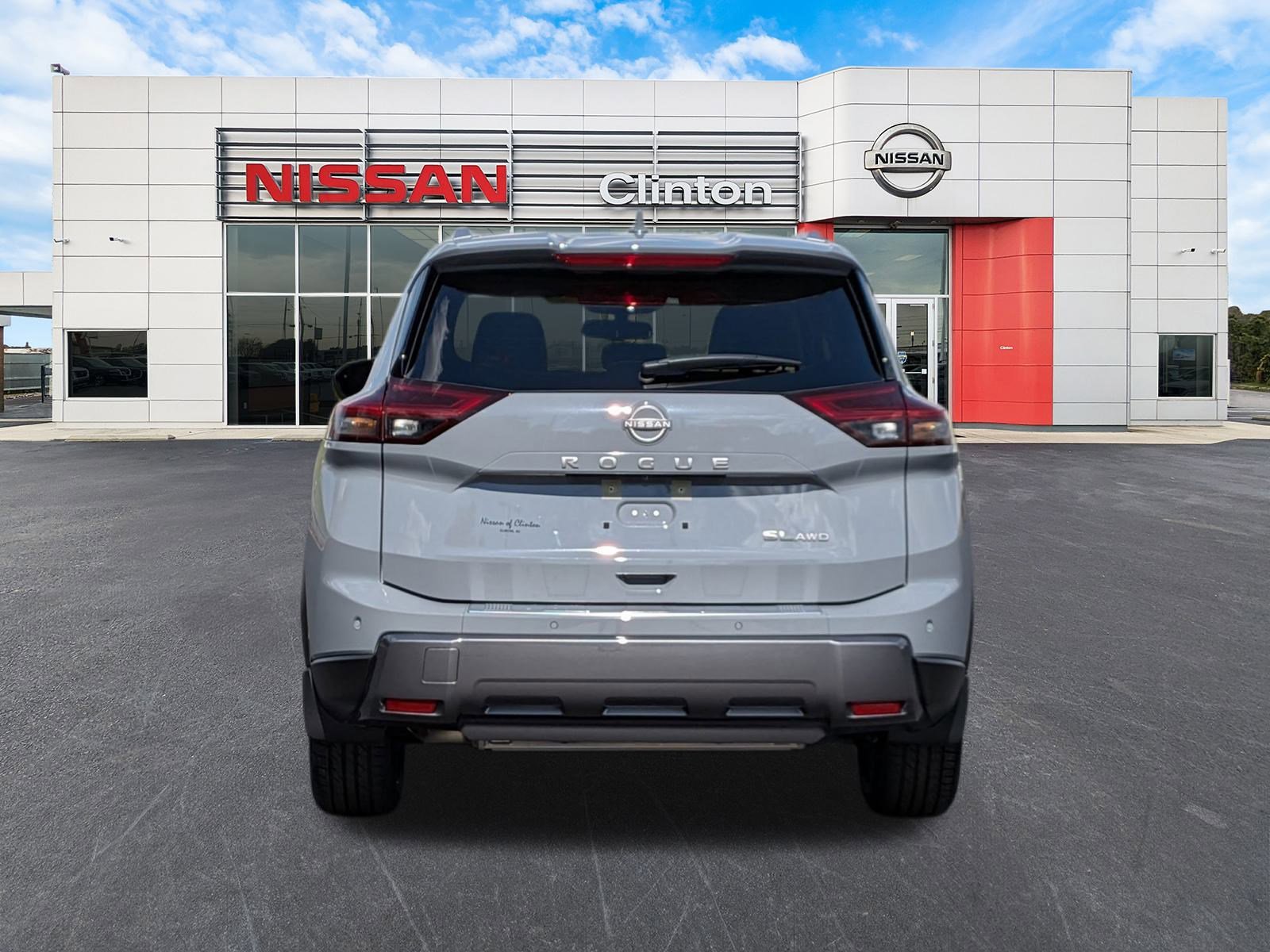 2024 Nissan Rogue SL photo 2