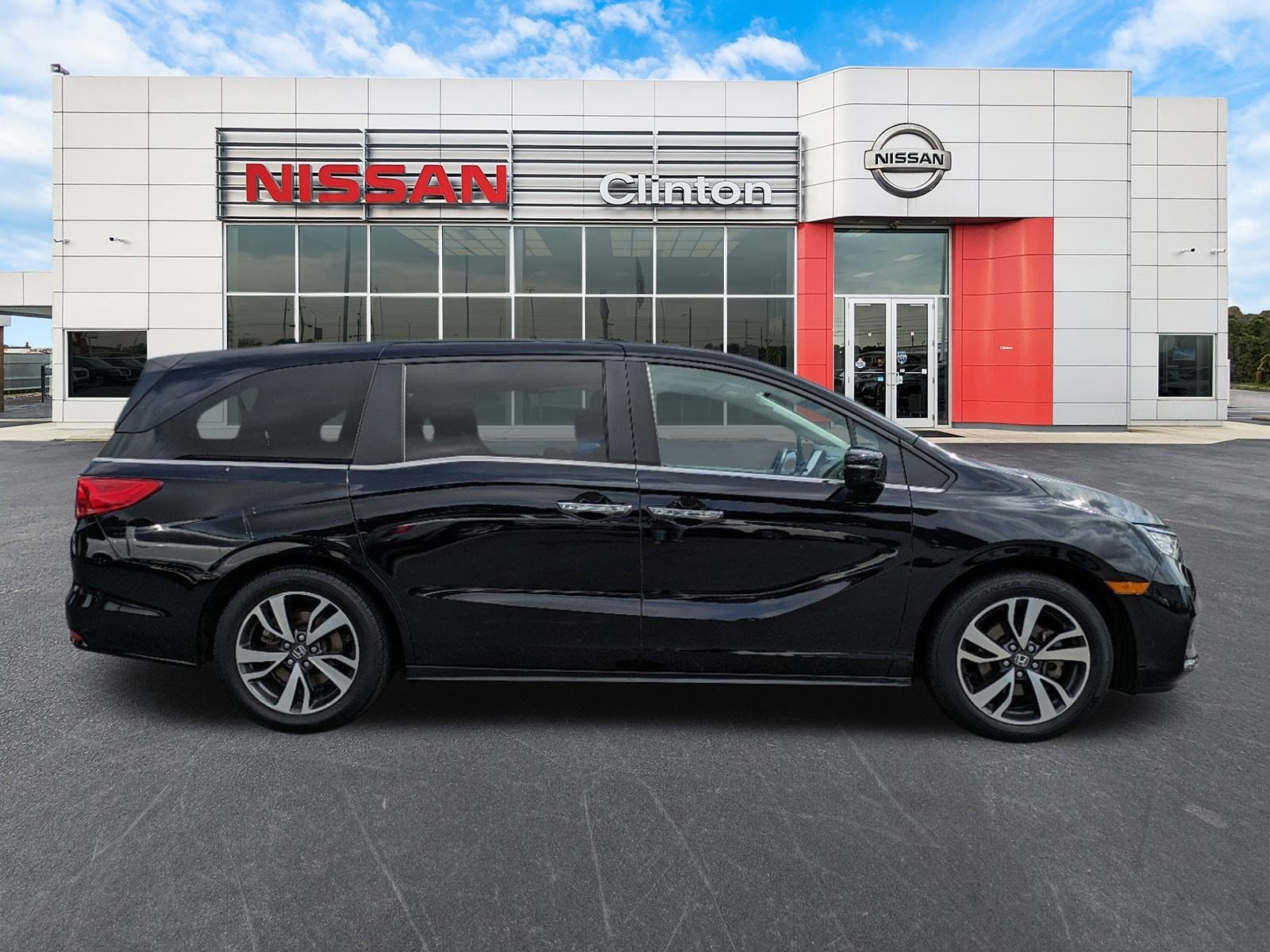 Certified 2021 Honda Odyssey Touring with VIN 5FNRL6H85MB028279 for sale in Clinton, NC