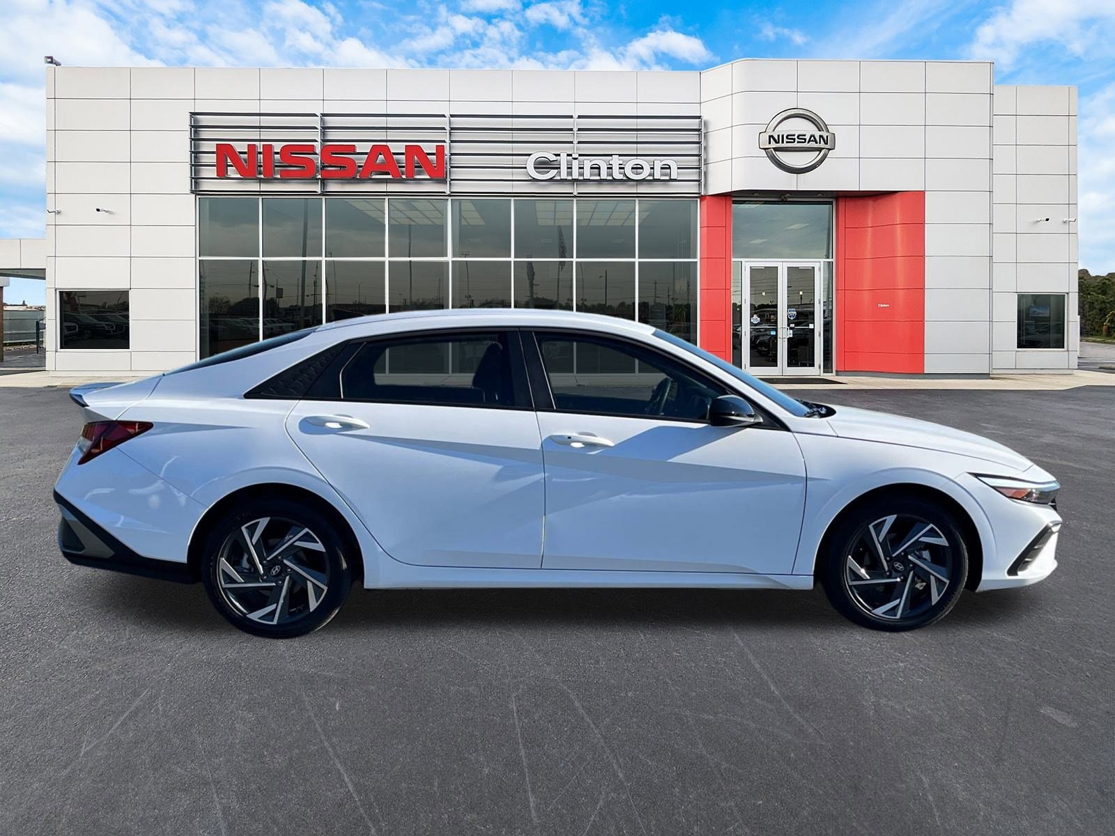 Certified 2025 Hyundai Elantra SEL with VIN KMHLM4DGXSU898825 for sale in Clinton, NC