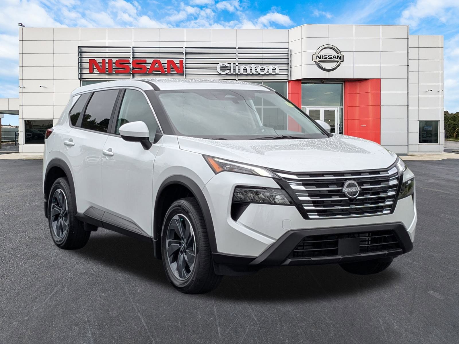 2026 Nissan Rogue SV's photo