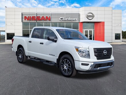 2024 Nissan Titan SV Truck Crew Cab