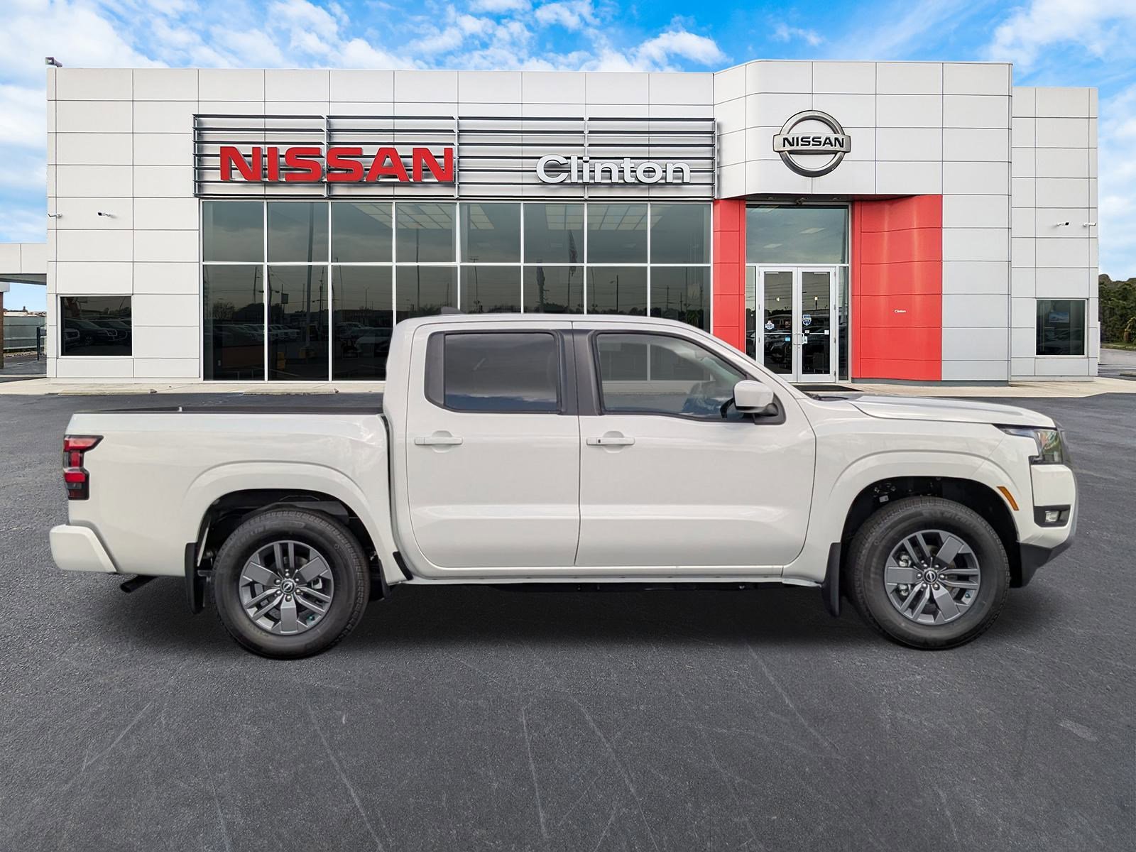 2025 Nissan Frontier SV photo 2