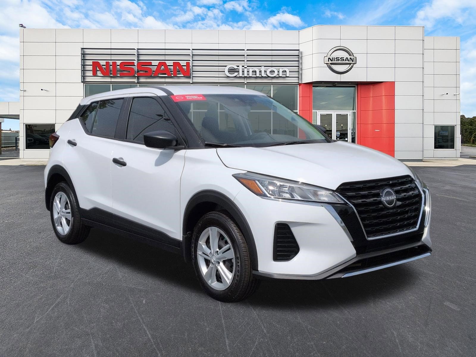 2025 Nissan KICKS PLAY Base