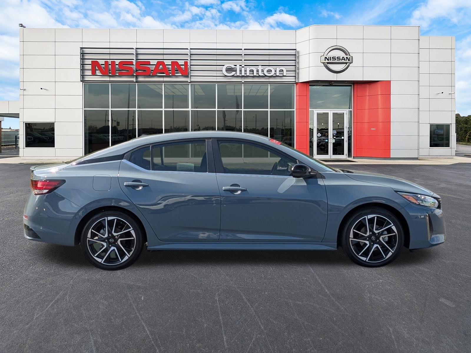 Certified 2024 Nissan Sentra SR with VIN 3N1AB8DV7RY253051 for sale in Clinton, NC