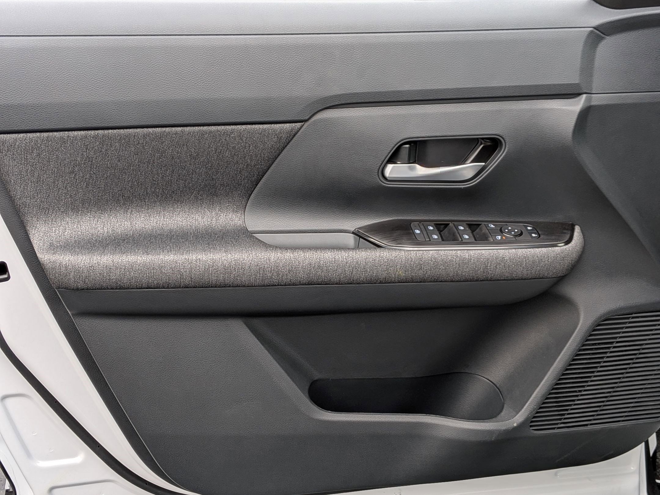 2026 Nissan KICKS SV - Photo 12