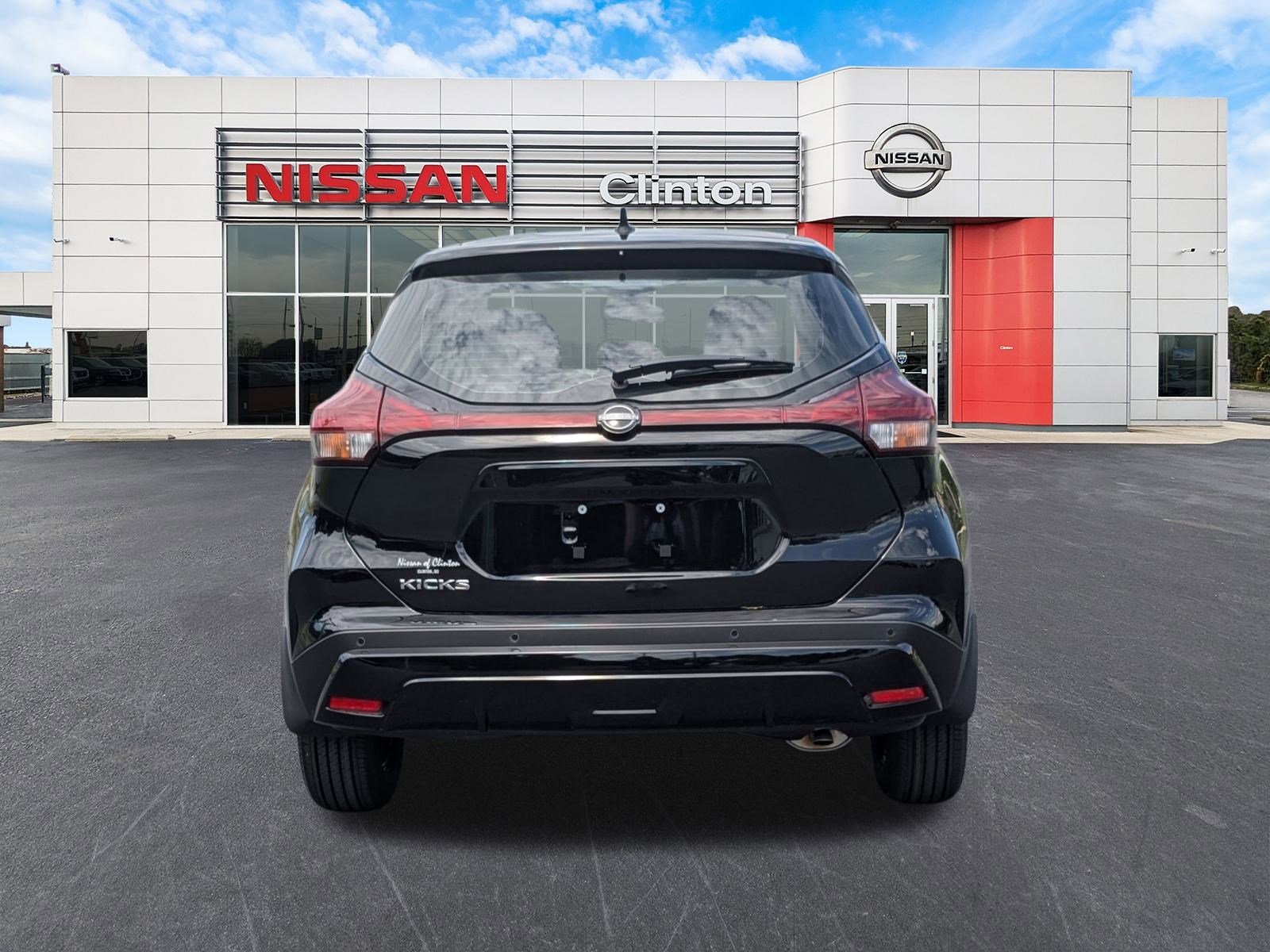 2025 Nissan Kicks Play S photo 4