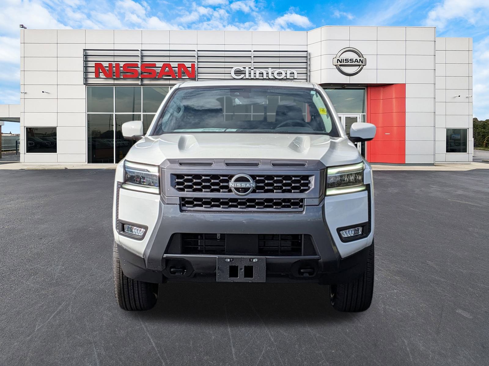 2025 Nissan Frontier SL - Photo 8