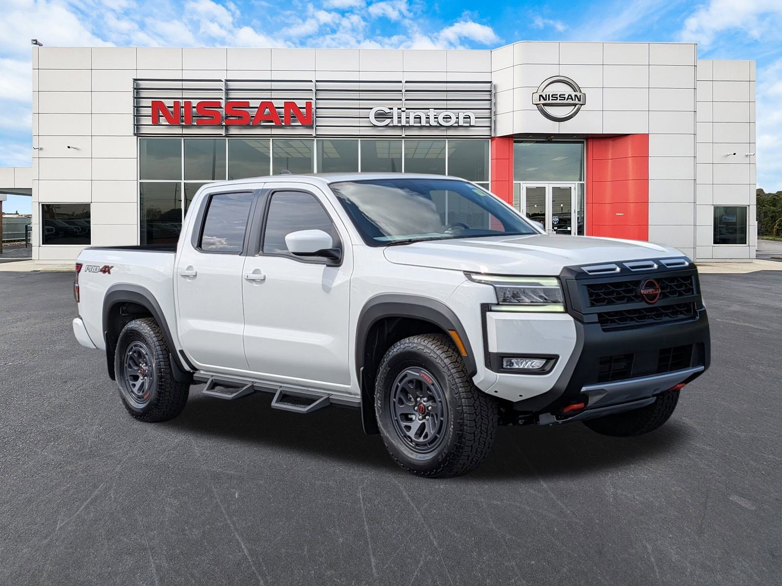 2025 Nissan Frontier PRO-4X's photo