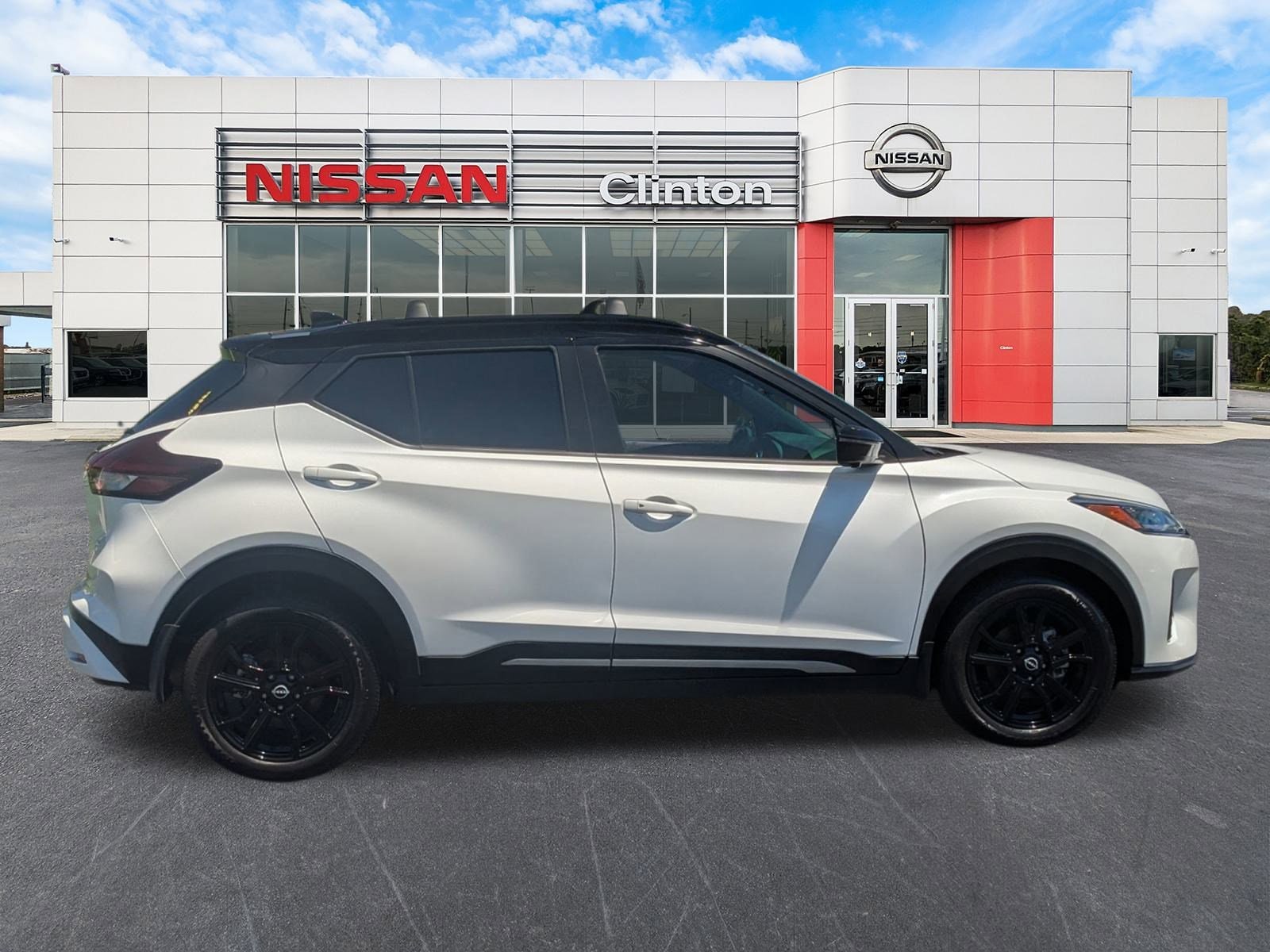 Certified 2023 Nissan Kicks SR with VIN 3N1CP5DV2PL518560 for sale in Clinton, NC