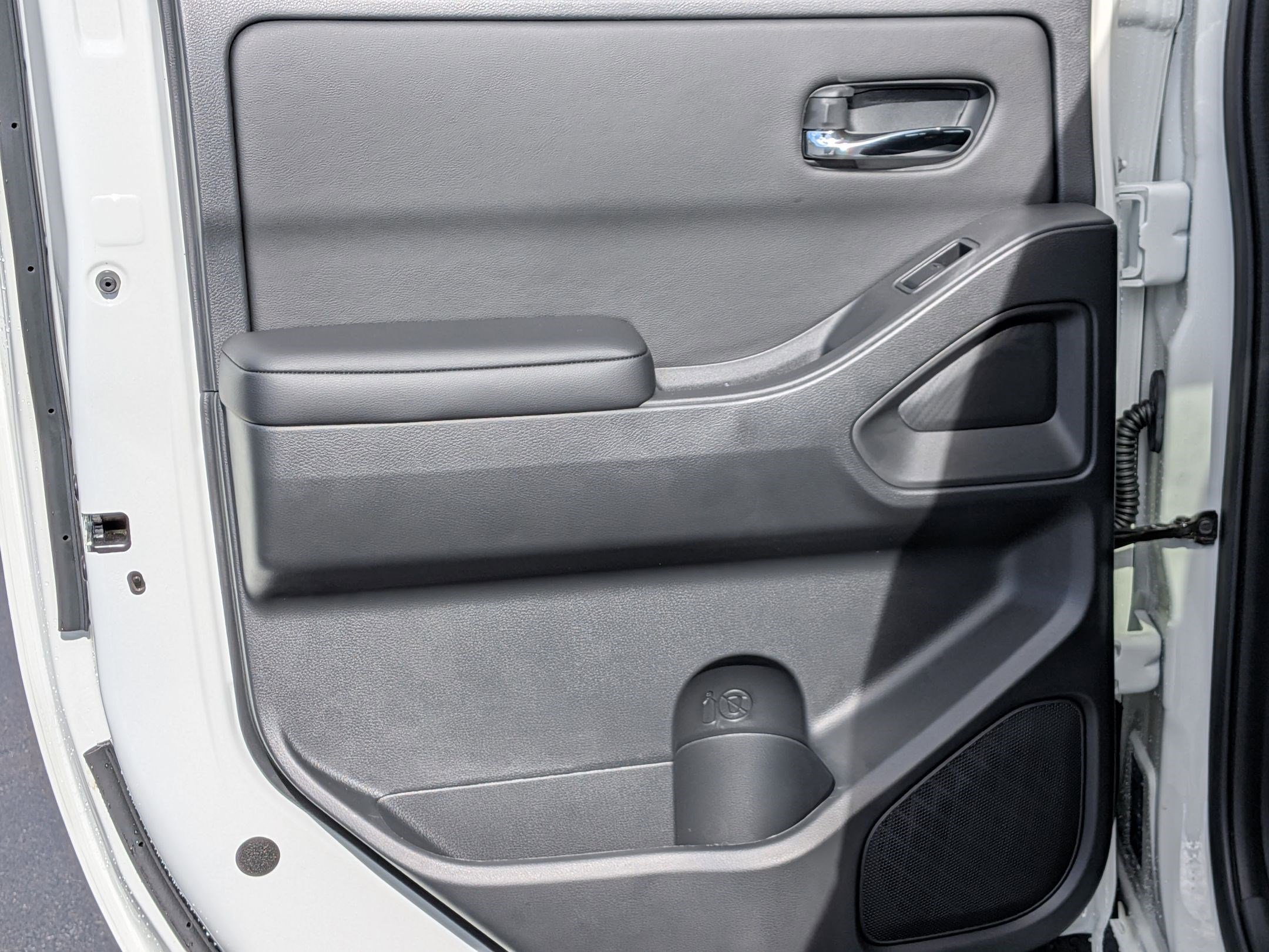 2025 Nissan Frontier SL - Photo 27