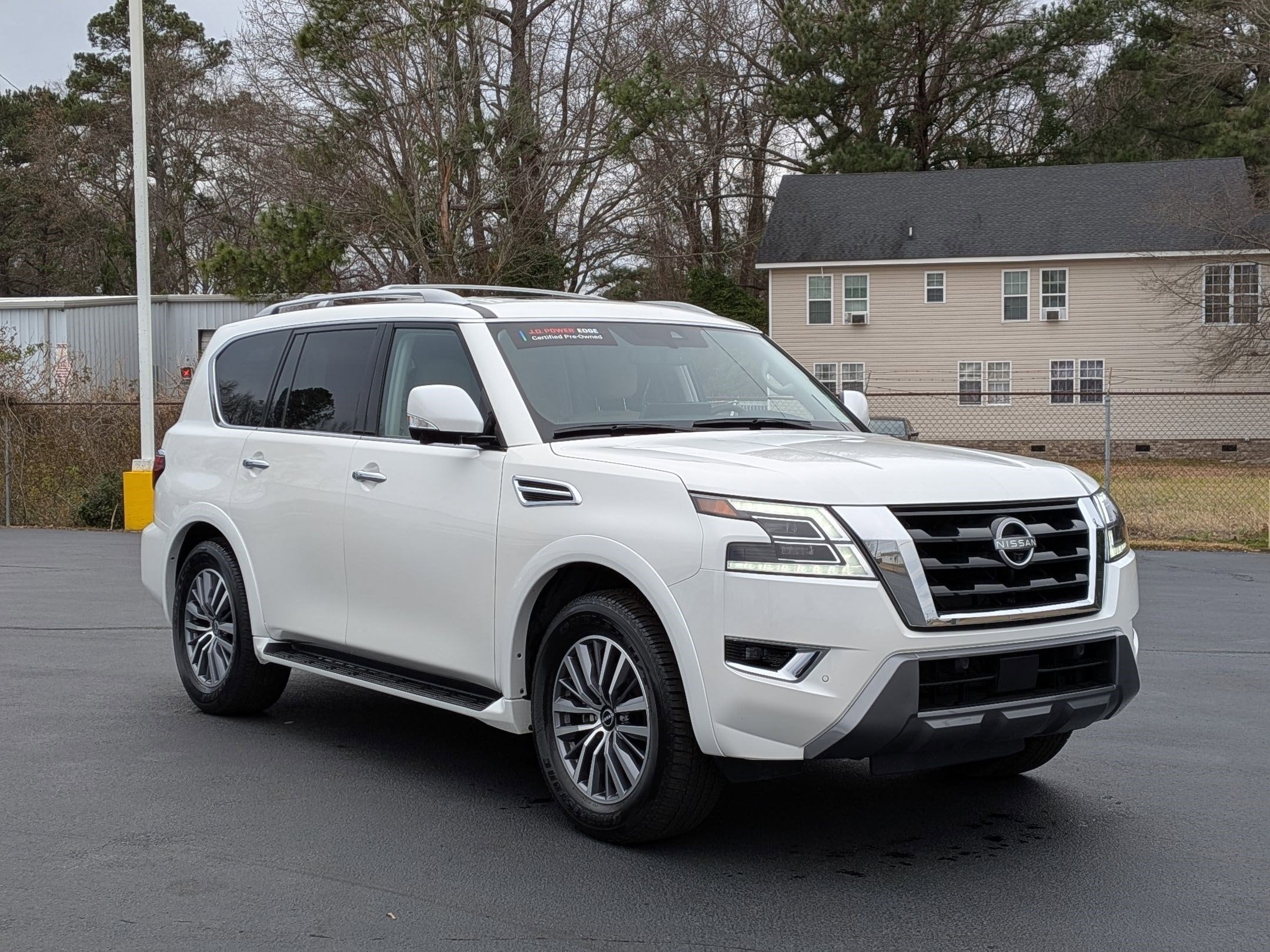 2024 Nissan Armada SL's photo