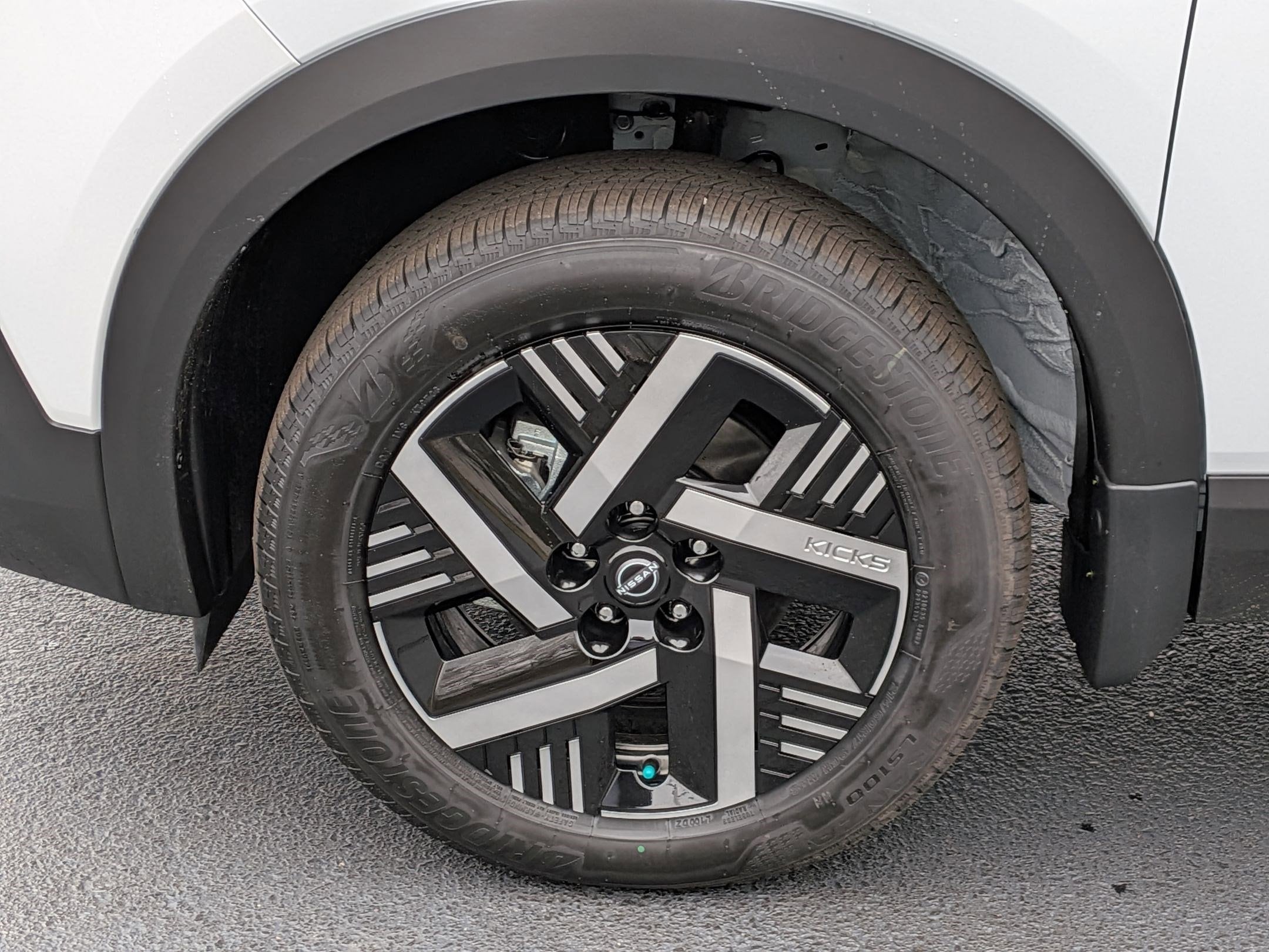 2026 Nissan KICKS SV - Photo 10