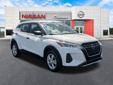 2025 Nissan Kicks Play S SUV