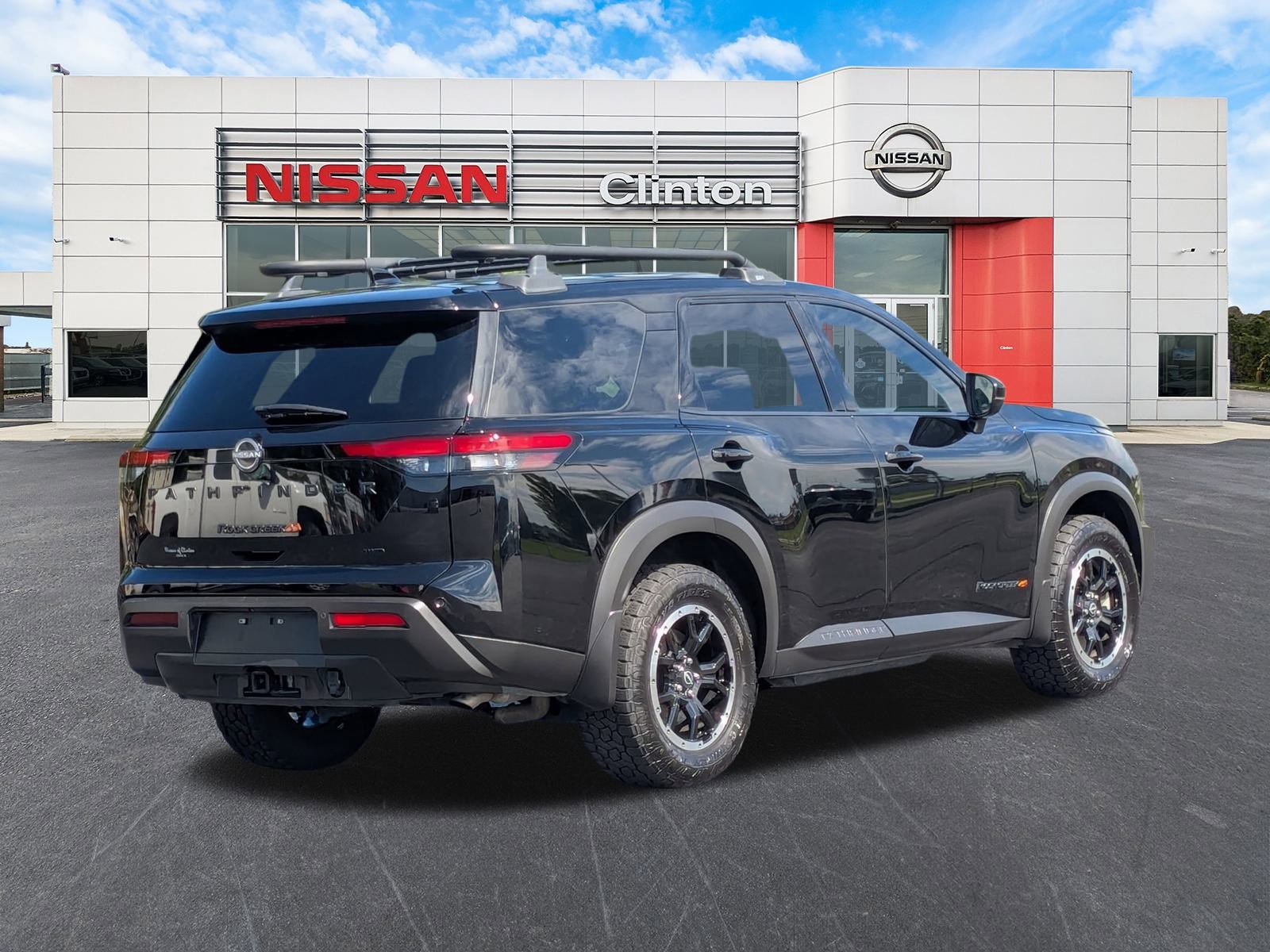 2024 Nissan Pathfinder Rock Creek photo 3