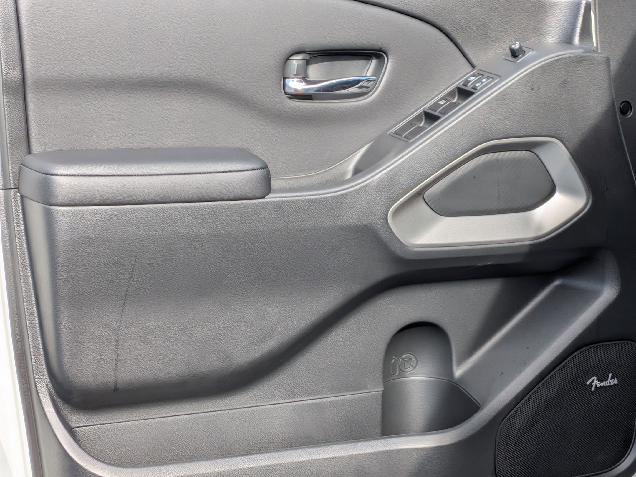 2025 Nissan Frontier SL - Photo 12