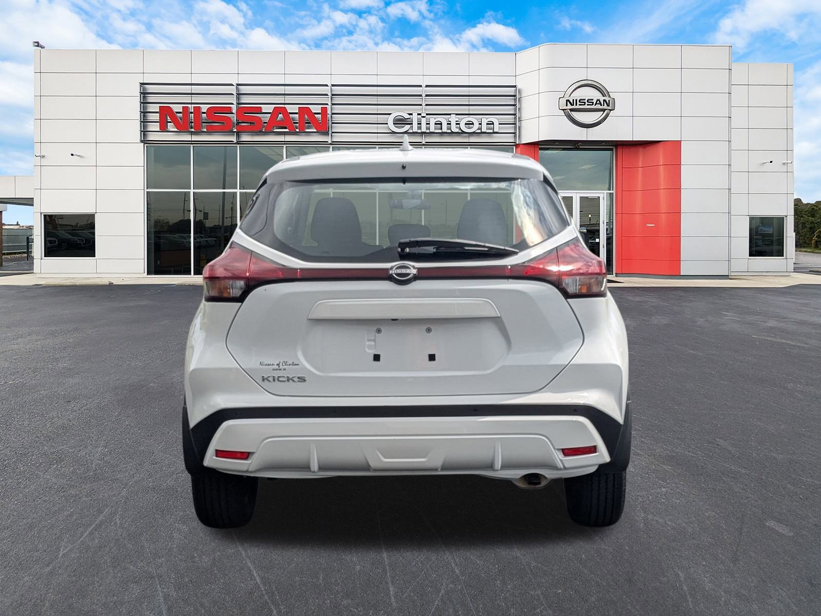 2025 Nissan Kicks Play S photo 4