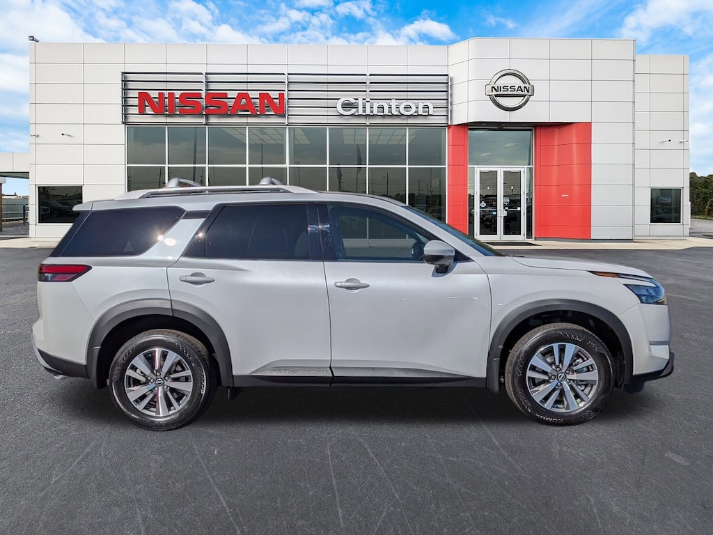 New 2025 Nissan Pathfinder SL SUV