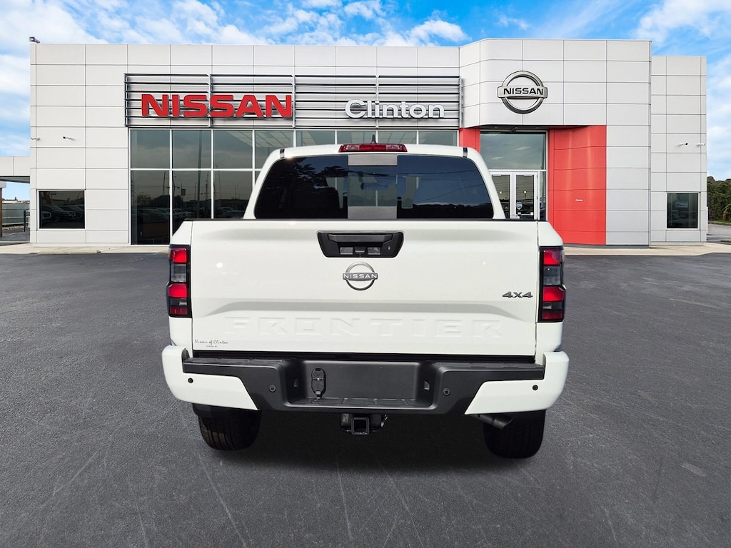 New 2027 Nissan Frontier SV Truck Crew Cab