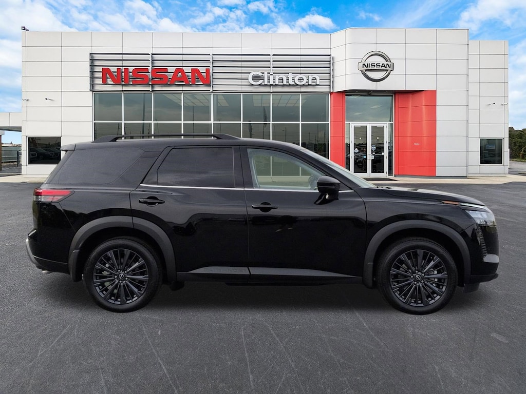 New 2026 Nissan Pathfinder SL SUV