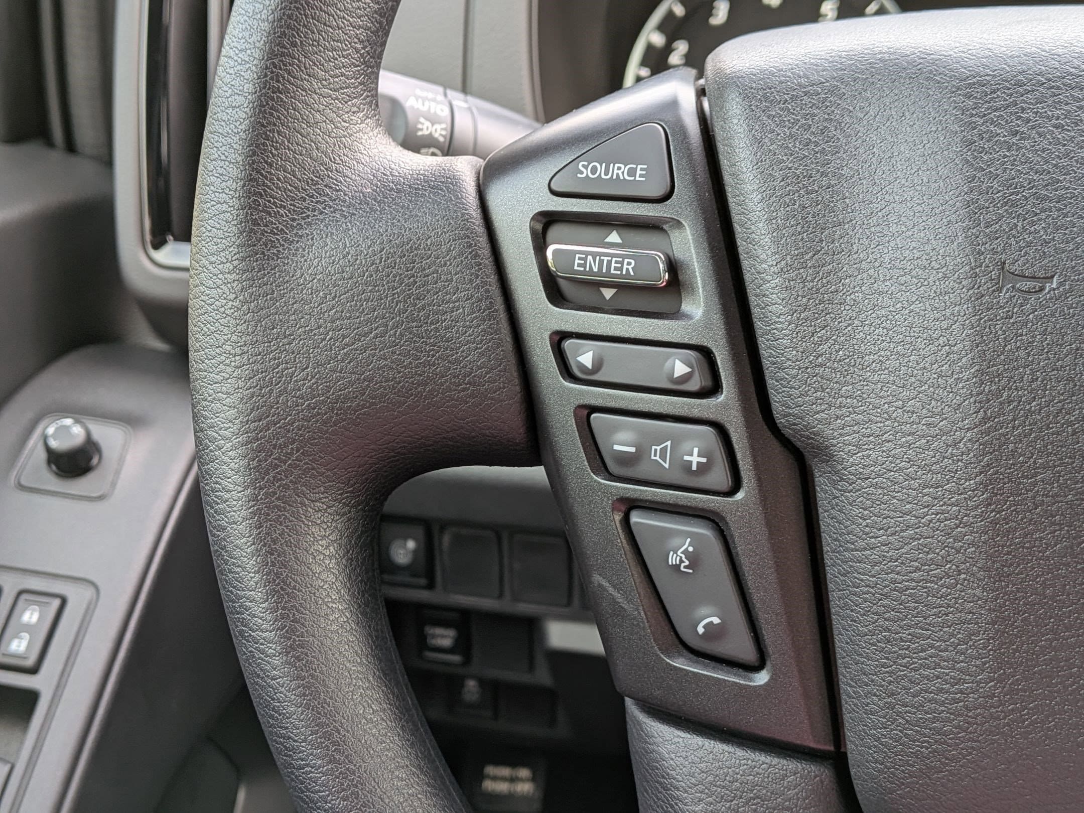 2026 Nissan Frontier SV - Photo 16