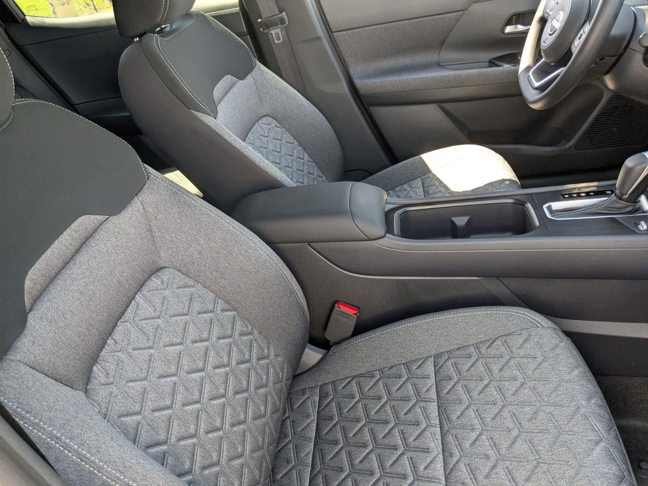 2025 Nissan Kicks SV - Photo 32