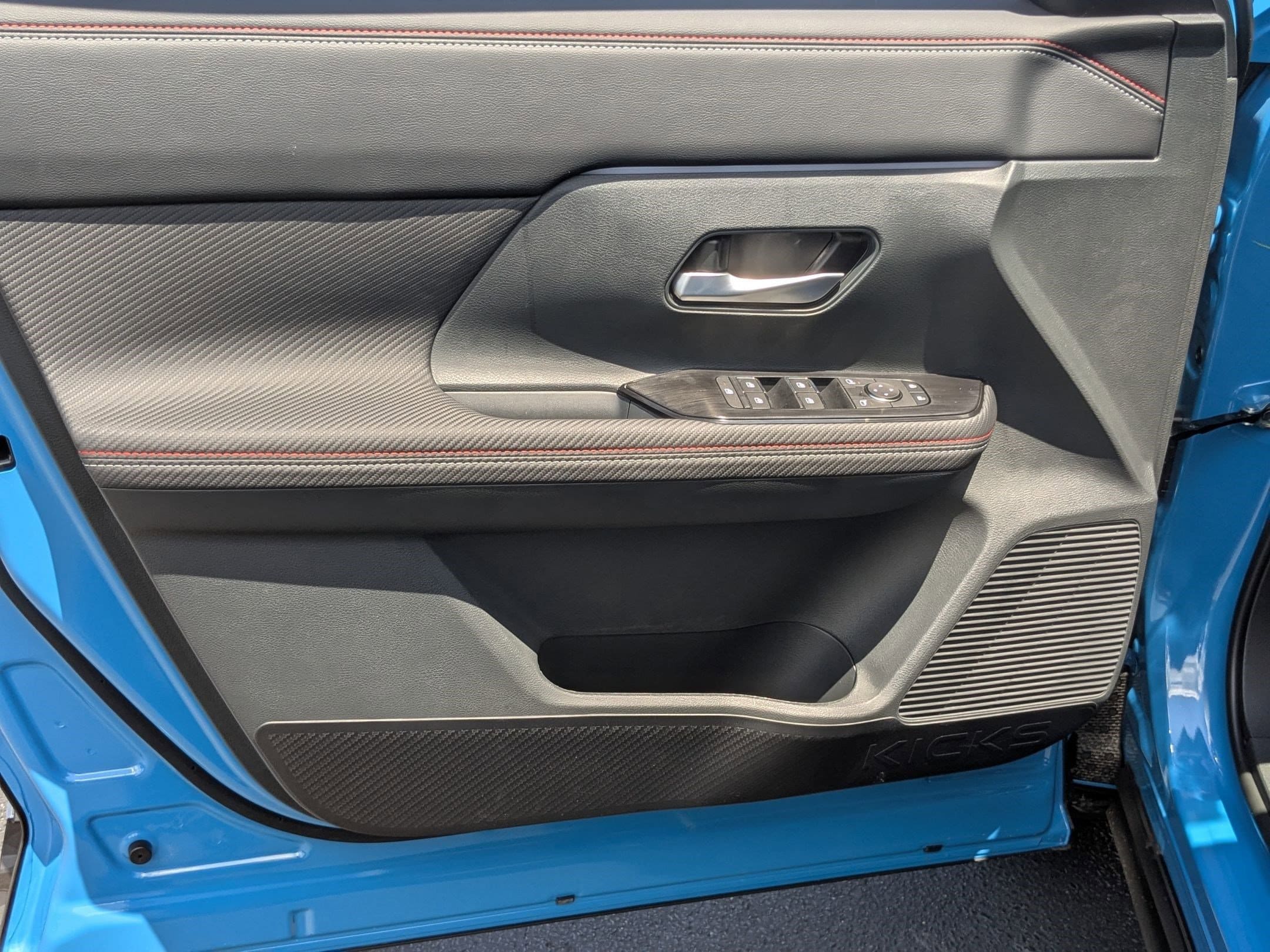 2025 Nissan Kicks SR AWD - Photo 12