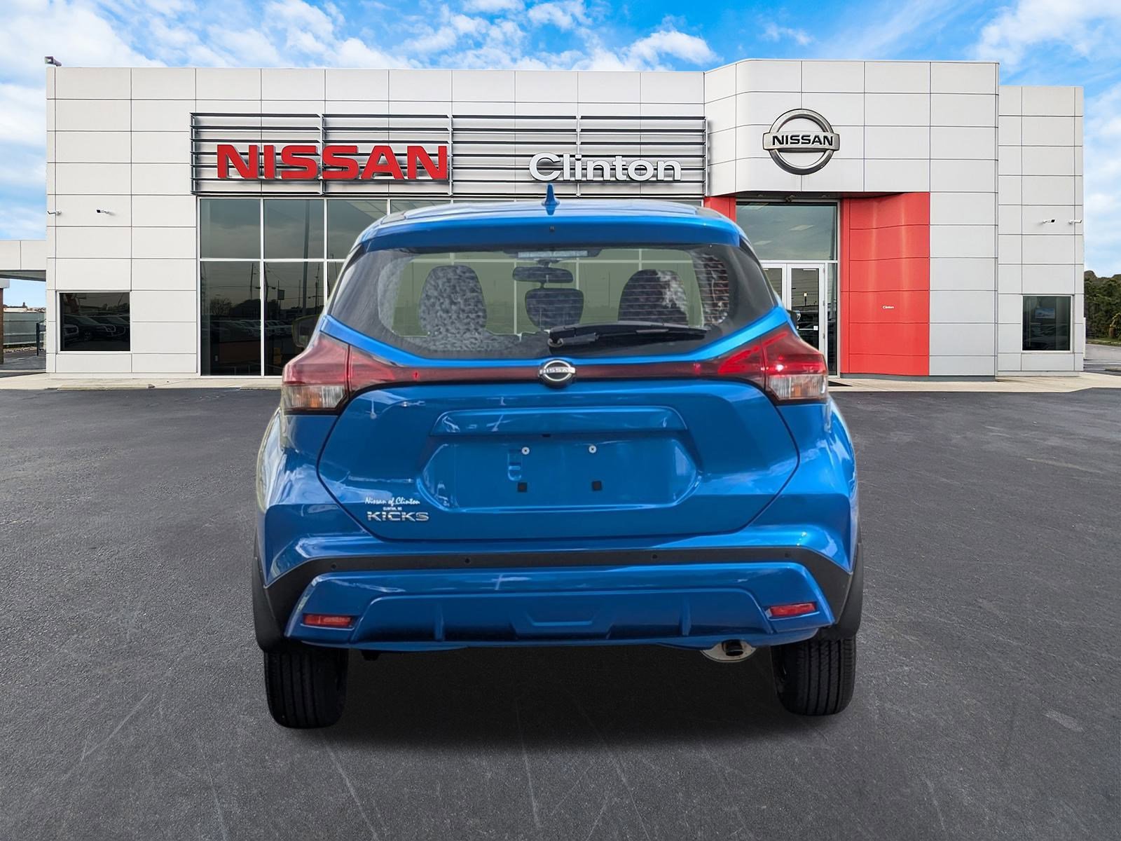 2025 Nissan Kicks Play S photo 4