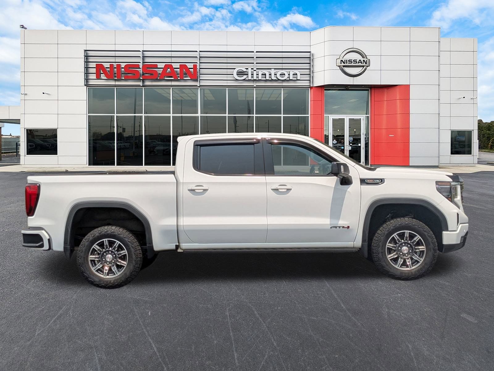 Certified 2024 GMC Sierra 1500 AT4 with VIN 3GTUUEEL8RG102211 for sale in Clinton, NC