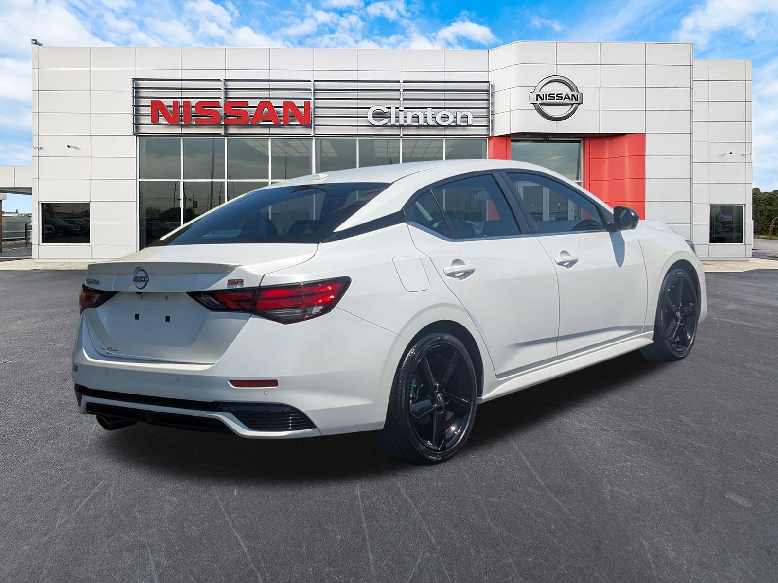 2024 Nissan Sentra SR photo 3